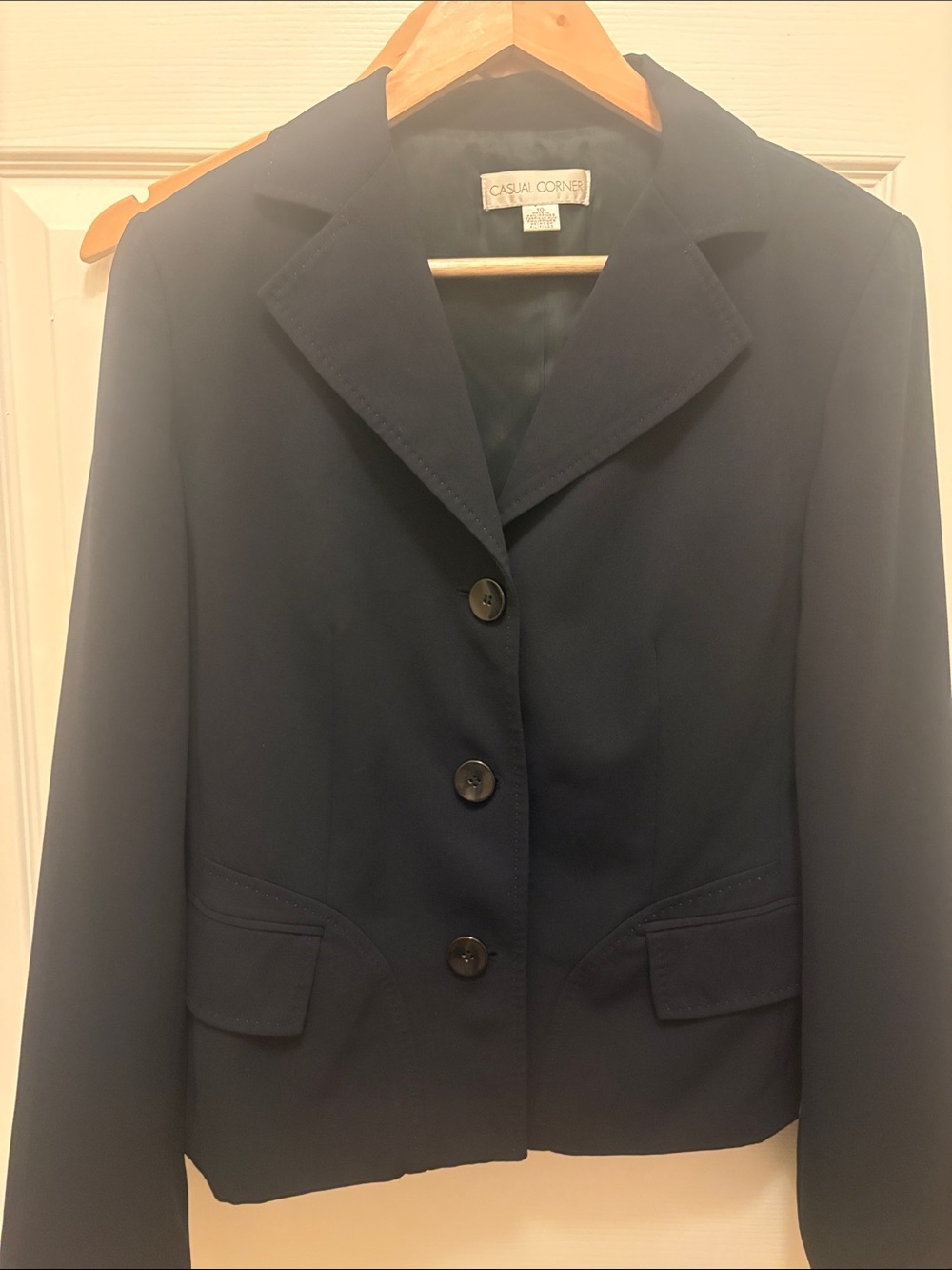 Casual Corner Navy Single-Breasted Blazer 001